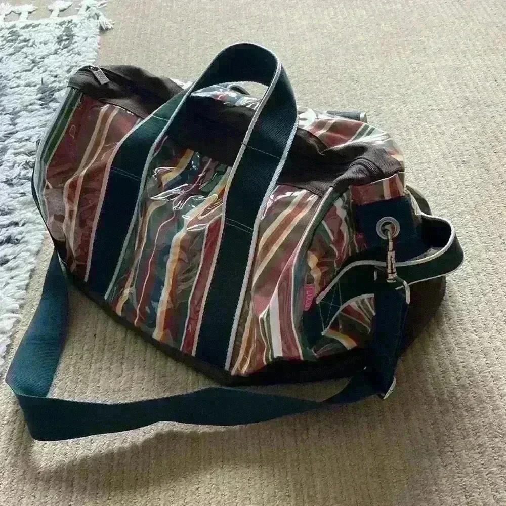 Carry On Travel Duffle Bag with shoulder strap, large bag gym bag. - Picture 5 of 16